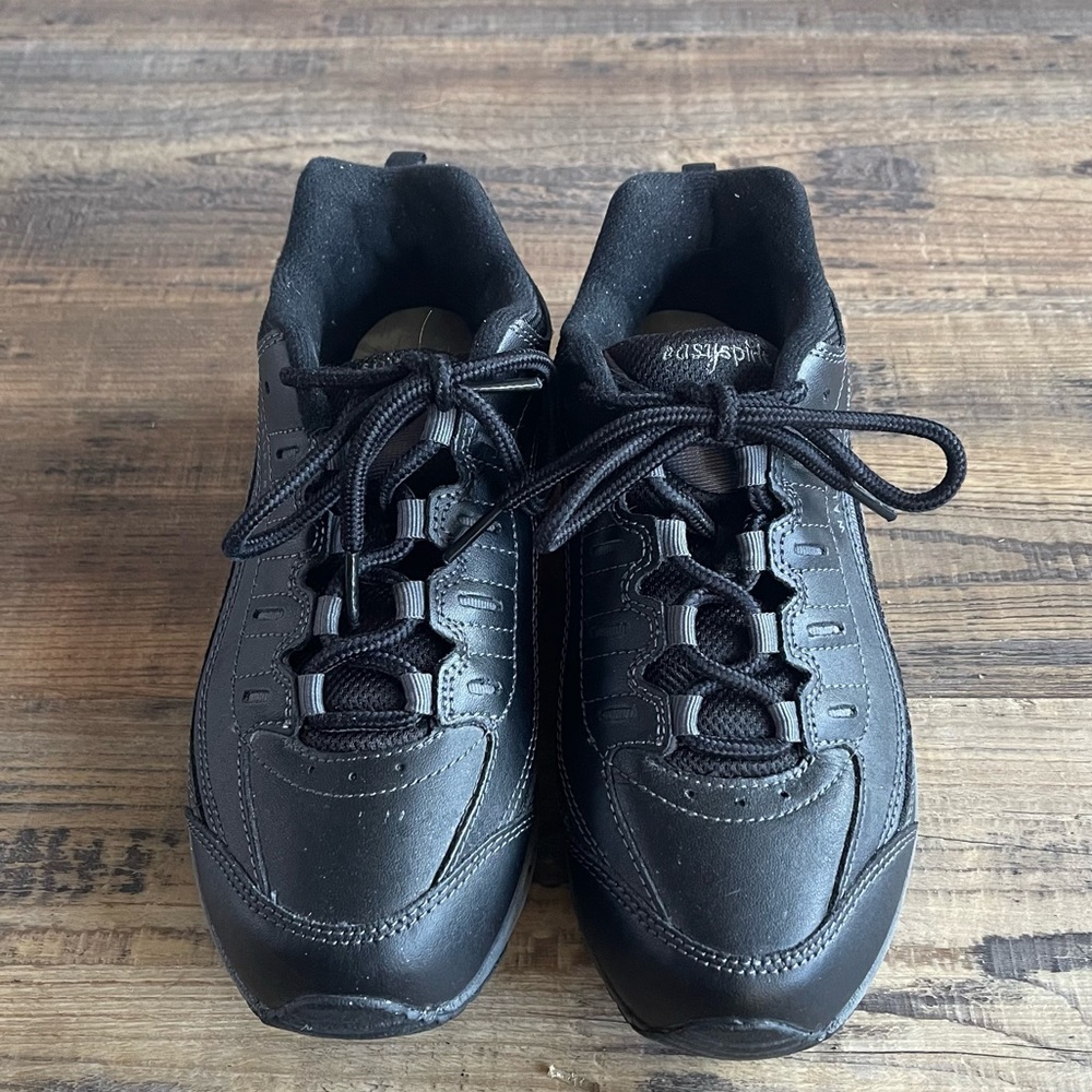 Easy Spirit Romy Walking Shoe in Black